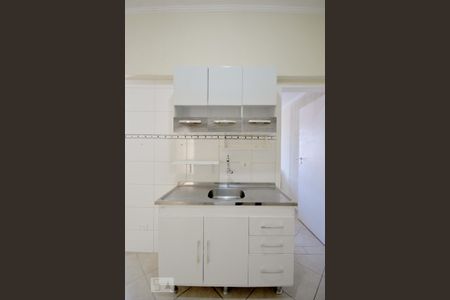Sala/Cozinha de kitnet/studio para alugar com 1 quarto, 30m² em Vila Monumento, São Paulo