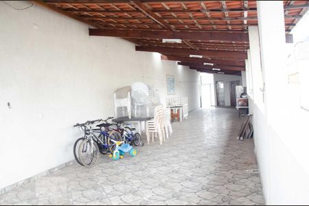 Casa à venda com 204m², 3 quartos e 6 vagasSalão de Festa
