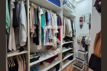 Apartamento à venda com 190m², 3 quartos e 2 vagasCloset da suíte 1