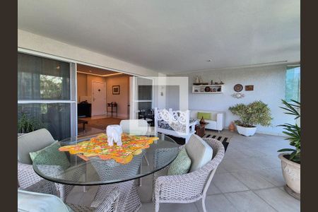 Apartamento à venda com 190m², 3 quartos e 2 vagasVaranda