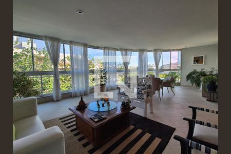 Apartamento à venda com 190m², 3 quartos e 2 vagasVaranda