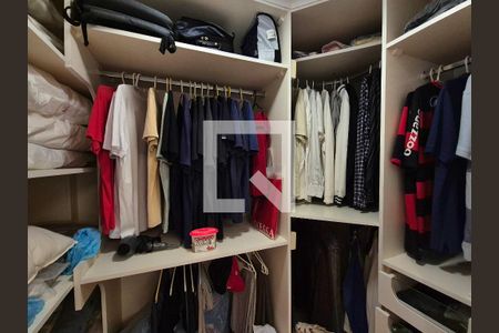 Apartamento à venda com 190m², 3 quartos e 2 vagasCloset da suíte 2