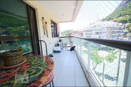 Apartamento à venda com 89m², 2 quartos e 1 vaga Apartamento à venda com 89m², 2 quartos e 1 vagaVaranda da Sala
