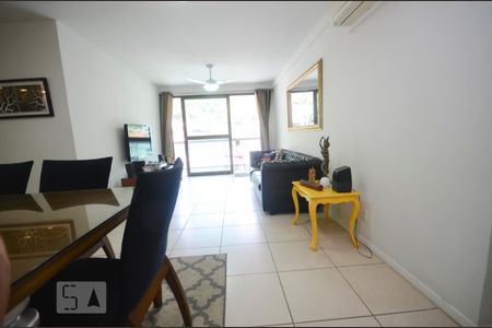 Apartamento à venda com 89m², 2 quartos e 1 vaga Apartamento à venda com 89m², 2 quartos e 1 vagaSala