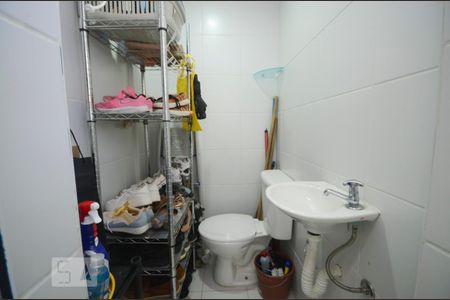 Apartamento à venda com 89m², 2 quartos e 1 vaga Apartamento à venda com 89m², 2 quartos e 1 vagaBanheiro de Serviço