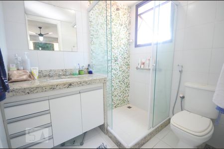 Apartamento à venda com 89m², 2 quartos e 1 vaga Apartamento à venda com 89m², 2 quartos e 1 vagaBanheiro da Suite