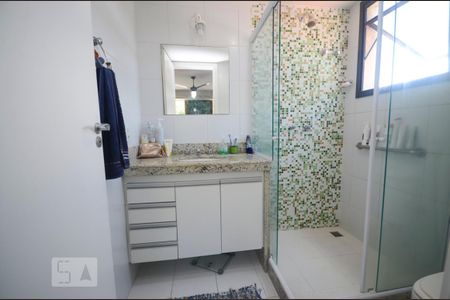 Apartamento à venda com 89m², 2 quartos e 1 vaga Apartamento à venda com 89m², 2 quartos e 1 vagaBanheiro da Suite