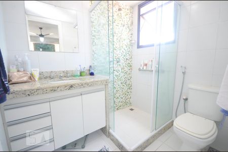 Apartamento à venda com 89m², 2 quartos e 1 vaga Apartamento à venda com 89m², 2 quartos e 1 vagaBanheiro da Suite