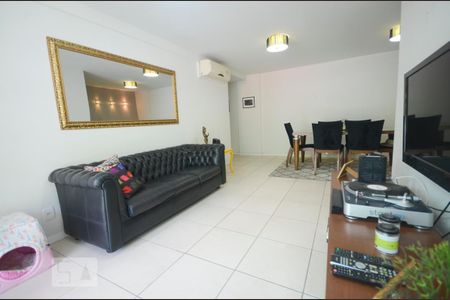 Apartamento à venda com 89m², 2 quartos e 1 vaga Apartamento à venda com 89m², 2 quartos e 1 vagaSala