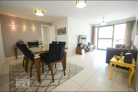 Apartamento à venda com 89m², 2 quartos e 1 vaga Apartamento à venda com 89m², 2 quartos e 1 vagaSala