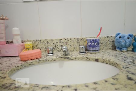 Apartamento à venda com 89m², 2 quartos e 1 vaga Apartamento à venda com 89m², 2 quartos e 1 vagaBanheiro
