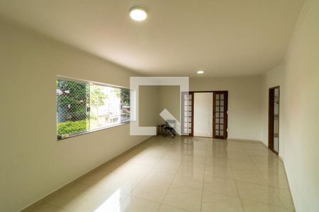 Casa à venda com 250m², 3 quartos e 5 vagasSala 