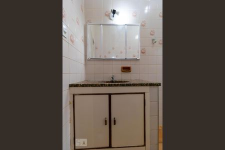 Casa à venda com 100m², 3 quartos e 2 vagasBanheiro