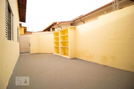 Casa à venda com 100m², 3 quartos e 2 vagasQuintal