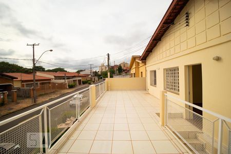 Casa à venda com 100m², 3 quartos e 2 vagasVaranda