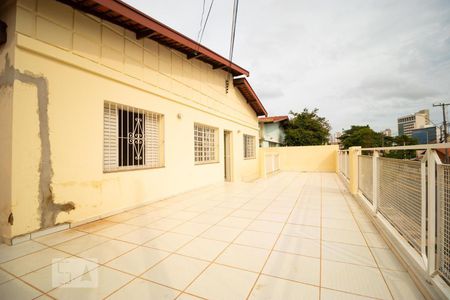 Casa à venda com 100m², 3 quartos e 2 vagasVaranda