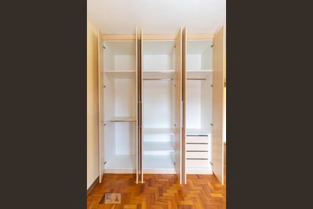 Casa à venda com 100m², 3 quartos e 2 vagasQuarto 03 - Armário