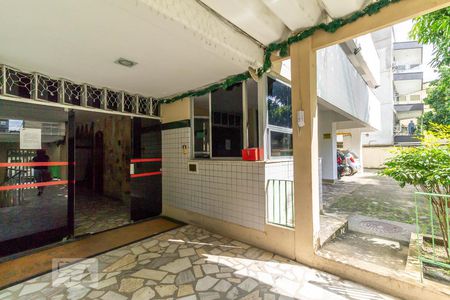 Apartamento à venda com 75m², 2 quartos e 1 vagaÁrea comum