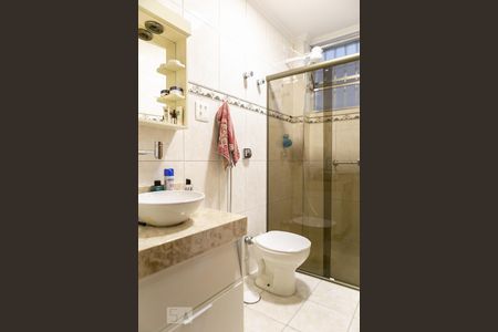 Banheiro de apartamento para alugar com 2 quartos, 60m² em Aparecida, Santos