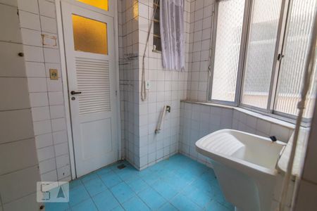 Apartamento à venda com 115m², 3 quartos e 1 vagaÁrea de Serviço