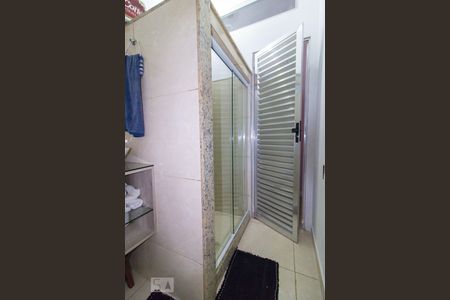 Casa Principal - Banheiro 1 de casa à venda com 6 quartos, 200m² em Braz de Pina, Rio de Janeiro