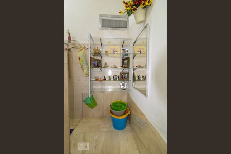 Casa à venda com 200m², 6 quartos e 4 vagasQuitinete 1 - Detalhe do Banheiro