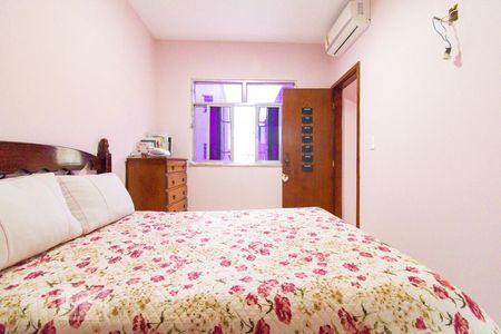 Casa à venda com 200m², 6 quartos e 4 vagasCasa Principal - Suíte 2