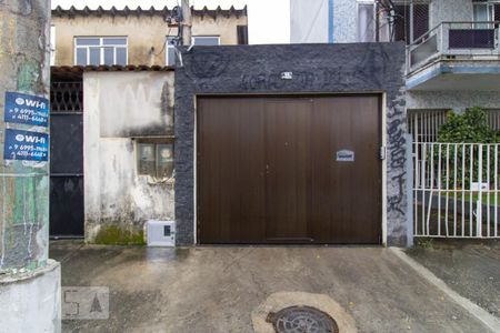 Casa à venda com 200m², 6 quartos e 4 vagasFachada