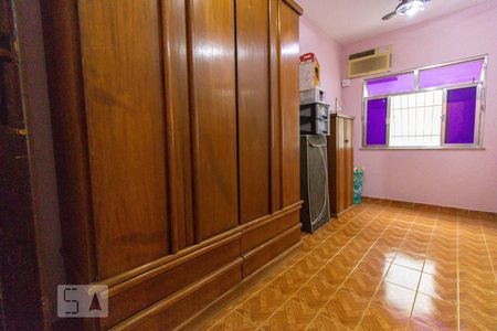 Casa à venda com 200m², 6 quartos e 4 vagasCasa Principal - Hall para Suíte 1