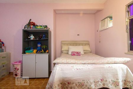 Casa Principal - Quarto 1 de casa à venda com 6 quartos, 200m² em Braz de Pina, Rio de Janeiro