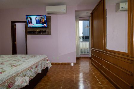 Casa à venda com 200m², 6 quartos e 4 vagasCasa Principal - Suíte 1