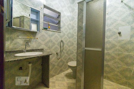 Casa à venda com 200m², 6 quartos e 4 vagasCasa Principal - Banheiro 2