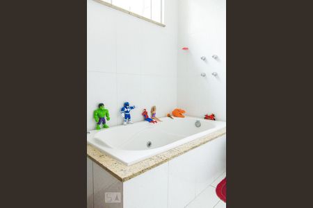 Casa à venda com 200m², 6 quartos e 4 vagasCasa Principal - Detalhe do Banheiro da Suíte 2