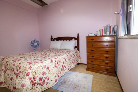 Casa à venda com 200m², 6 quartos e 4 vagasCasa Principal - Suíte 2