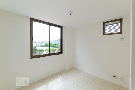 Suite  de apartamento à venda com 3 quartos, 70m² em Centro, Niterói