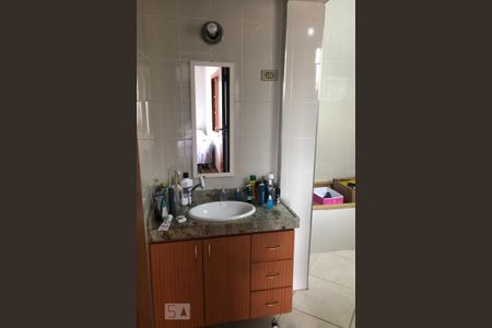 Casa à venda com 150m², 3 quartos e 2 vagasSuíte