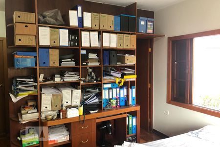 Casa à venda com 150m², 3 quartos e 2 vagasSuíte