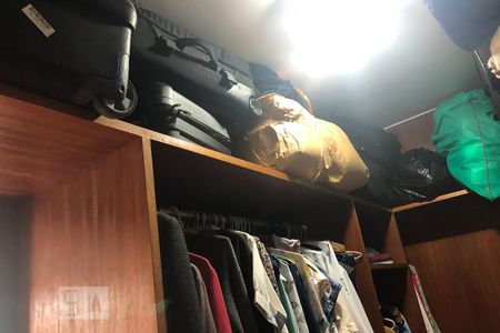 Casa à venda com 150m², 3 quartos e 2 vagasSuíte