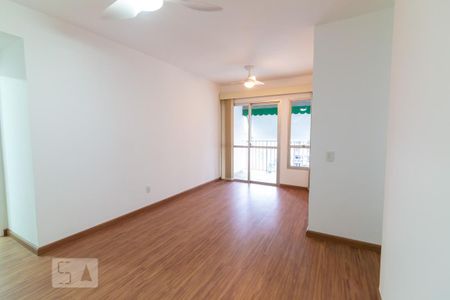 Apartamento para alugar com 62m², 2 quartos e 1 vagaSala