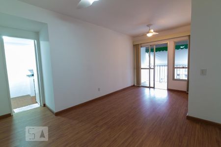 Apartamento para alugar com 62m², 2 quartos e 1 vagaSala