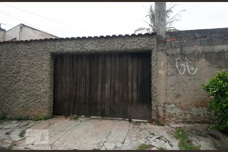 Casa à venda com 160m², 6 quartos e 2 vagasFachada
