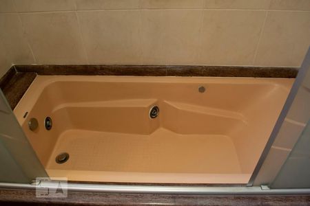 Apartamento à venda com 133m², 3 quartos e 2 vagasBANHEIRO SUITE 1