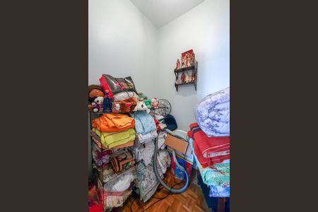 Apartamento para alugar com 80m², 2 quartos e sem vaga Apartamento para alugar com 80m², 2 quartos e sem vagaCloset do Quarto 2