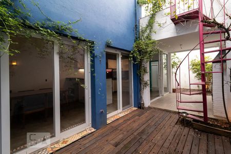 Casa para alugar com 220m², 3 quartos e 2 vagas Casa para alugar com 220m², 3 quartos e 2 vagasÁrea externa