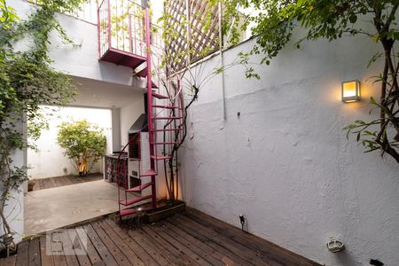 Casa para alugar com 220m², 3 quartos e 2 vagas Casa para alugar com 220m², 3 quartos e 2 vagasÁrea externa