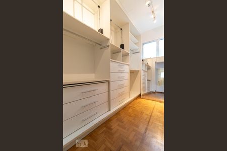 Casa para alugar com 220m², 3 quartos e 2 vagas Casa para alugar com 220m², 3 quartos e 2 vagasCloset - quarto 1