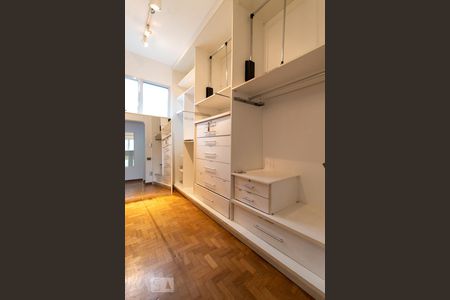 Casa para alugar com 220m², 3 quartos e 2 vagas Casa para alugar com 220m², 3 quartos e 2 vagasCloset - quarto 1