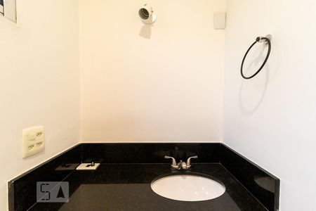 Casa para alugar com 220m², 3 quartos e 2 vagas Casa para alugar com 220m², 3 quartos e 2 vagasBanheiro da suíte