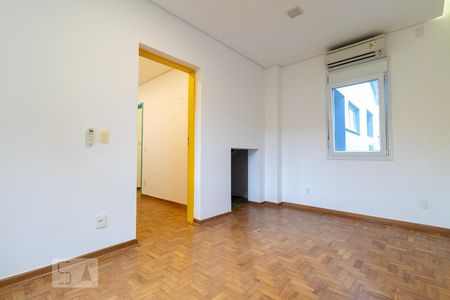 Casa para alugar com 220m², 3 quartos e 2 vagas Casa para alugar com 220m², 3 quartos e 2 vagasSuíte