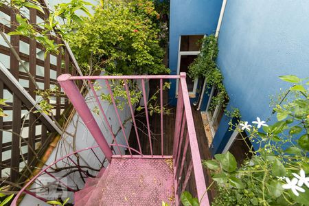 Terraço - escada de casa para alugar com 3 quartos, 220m² em Jardim Paulistano, São Paulo